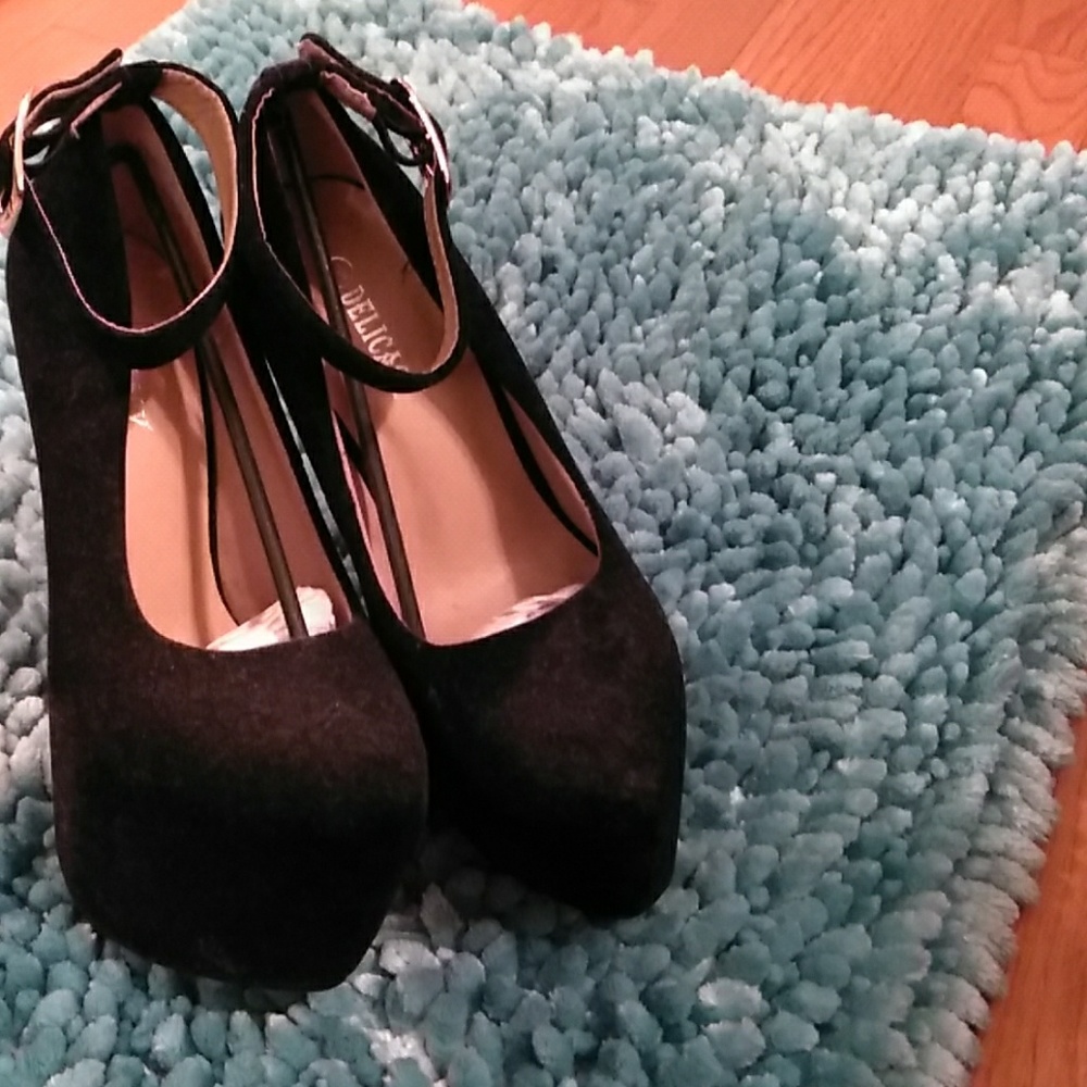 6" high heels where